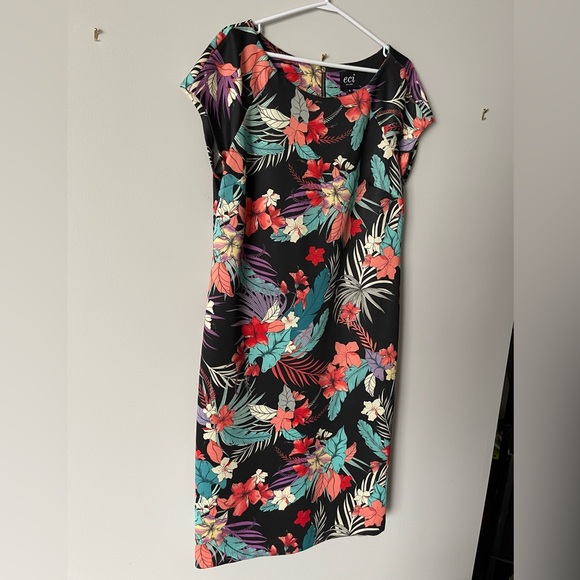 ECI New York Floral Curve Hugging Dress - Picture 3 of 5